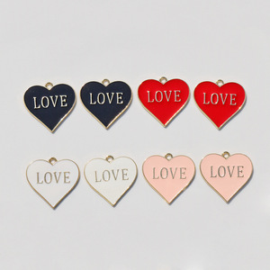 Colgantes de aleación con forma de corazón y letras de amor, en rosa, rojo, negro y blanco, de aleación de zinc, accesorio de joyería DIY para pendientes, llaveros, regalo unisex - Product Image 3