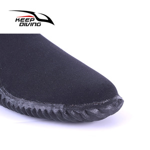 Bottes de plongée en néoprène 4 mm unisexes pour la plongée, le snorkeling, le surf et la navigation de plaisance DB-161 - Product Image 1