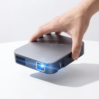 Nouveau projecteur LED 4K mini DLP portable de l'usine avec Android 9.0, WiFi 2.4G/5G, courte focale, batterie intégrée, 3D, 300 lumens pour home cinéma