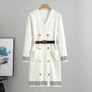 2025 primavera autunno Cross-Border elegante versione coreana classica abito in <span class=keywords><strong>maglia</strong></span> nera tinta unita a maniche lunghe piccolo bottone profumato - Product Image 2