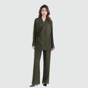 Mode modeste pour femmes musulmanes, ensemble coordonné, tunique à nouer sur le côté et pantalon droit, personnalisable - Product Image 1