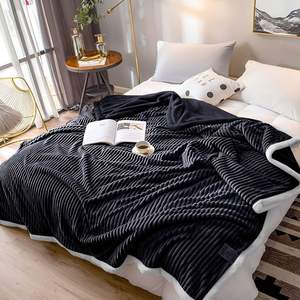 Manta de Coral Negra, Suave y Acogedora, para Sofá, Cama, Cálida y Decorativa, para Sala de Estar, Dormitorio, Sillón - Product Image 1