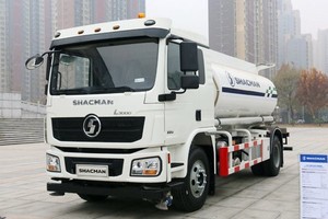 Camion arroseur à moteur robuste HOWO 4X2 réservoir d'eau efficace de 10 mètres cubes composant de pompe à noyau de moteur chinois HOWO 4X2 - Product Image 4