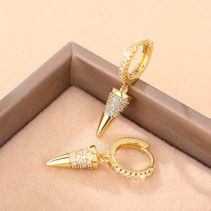 Orecchini Geometrici da Donna, Gioielli Minimalisti in Metallo, Accessorio Chic e Audace per Feste, Design Moderno - Product Image 6