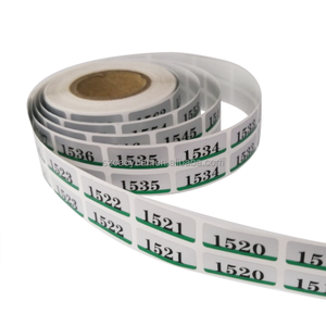 Etiquetas adhesivas de PET plateadas mate autoadhesivas de tamaño personalizado con números de serie impresos en rollos - Product Image 1