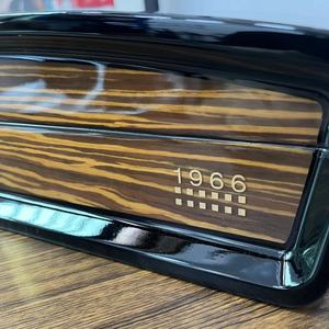 Humidor à cigares en cèdre Cuban Majestuosos 1966, style rétro, grande capacité, laque piano, motif unique - Product Image 5