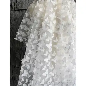 Nouveau beau tissu de tulle de mariage doux de maille en nylon de broderie florale de papillon 3D pour des robes de mariée