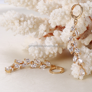 Nuevo de lujo 18k chapado en oro CZ joyería diseños gota corona pendientes para <span class=keywords><strong>las</strong></span> mujeres - Product Image 3