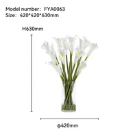 Arrangement de plantes artificielles Calla Lily directement de l'usine avec vase en verre et fleurs en soie pour la décoration du hall d'hôtel