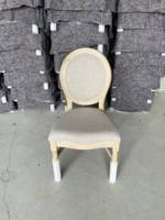 Chaise de salle à manger de style Louis XVI de haute qualité, dossier en rotin, structure en bois massif, tissu durable pour les hôtels modernes et les meubles de maison
