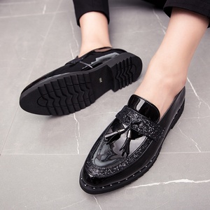 Zapatos Casuales de Hombre Nuevos de 2022, Zapatos de Vestir de Negocios de Moda, Zapatos de Cuero con Punta Puntiaguda de <span class=keywords><strong>Charol</strong></span> para Hombre - Product Image 1