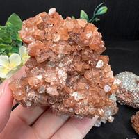 Butiran batu kasar kristal alami Mineral oranye spesimen aragonit untuk dekorasi