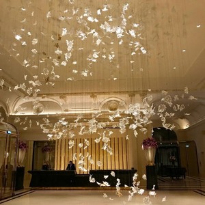 Lampadario Contemporaneo in Vetro ANNO con Petali per Villa di Lusso - Product Image 6
