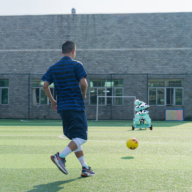 High-Tech Adult Soccer Ball Launcher System com APP + Controle Remoto 360W Power 15-Ball Capacidade para Treinamento de Futebol****^^^^ https://www.siboasi.com