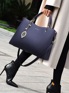 Bolsos cruzados de diseño de moda, bolsos de hombro de cuero PU de alta calidad, bolsos de mano casuales de lujo para mujer - Product Image 2