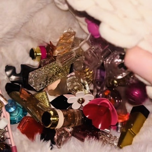 Serie de Mini Perfumes de Lujo, Set de Frascos de 5ml, Fragancia Picante Ecológica de Larga Duración para Mujer, Spray de Viaje en Formato Roll-On - Product Image 3