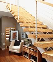 Escalier en colimaçon contemporain en bois massif Prima - Marches écologiques, sûres et durables pour salle de bain et usage commercial