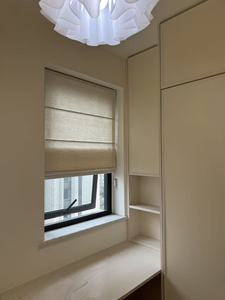 ستائر رومانية ذكية/يدوية مخصصة الحجم لتصفية الضوء، الأكثر مبيعًا لتزيين النوافذ في المنازل والفنادق - Product Image 3