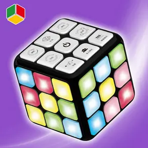 Groothandel cube-Qs Speelgoed 4 In 1 Elektronische Game Cube Geheugen Brain Training Toy Verwisselbare Kleur Led Plastic Magic Puzzel Cube Voor kid