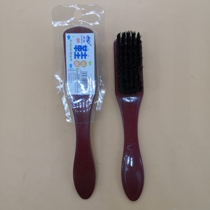 Cepillo para zapatos Qianshang con cerdas de pelo de cerdo y mango de plástico para limpiar calzado - Product Image 1
