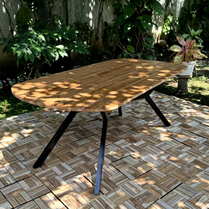 Table à manger ovale en teck massif, style minimaliste moderne, imperméable, pour usage extérieur dans un jardin, un parc ou une villa, mobilier d'extérieur - Product Image 1