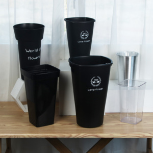 Cubo de plástico de diseño moderno de alta calidad para decoración de hogar y jardín, maceta de flores blancas y negras - Product Image 3