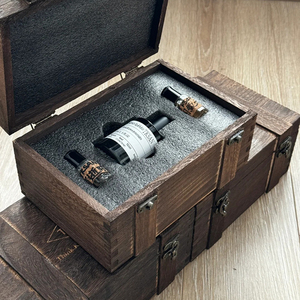 Confezione regalo rettangolare in legno per profumi, oli essenziali e gioielli, in stile antico, personalizzata e lussuosa. - Product Image 1