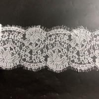 Dentelle Chantilly florale fantaisie de 15 cm de bonne qualité pour robe de nuit LT2653B