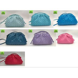 กระเป๋าถือสตรีแบบทอคุณภาพสูง ดีไซน์ทันสมัย สายสะพายเดี่ยว ทรงครึ่งวงกลม หนังแท้ กันน้ำ ซิป แฟชั่น - Product Image 4