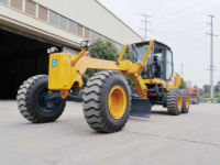 Nouveau niveleuse-tracteur robuste 180 CV avec lames GR180 à vendre