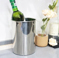 Seau à glace droit 3L de haute qualité en acier inoxydable 304 de conception classique pour les bars extérieurs d'autres occasions directement du fabricant