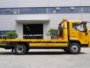 รถบรรทุกพ่วงกู้ภัยแบบพื้นเรียบ รุ่นใหม่ DF 4X2 6 เมตร เครื่องยนต์ดีเซล เกียร์ธรรมดา พร้อมกำลังลาก 3 ตัน รถบรรทุกติดตั้งราวกันตกแบบพื้นเรียบ - Product Image 4