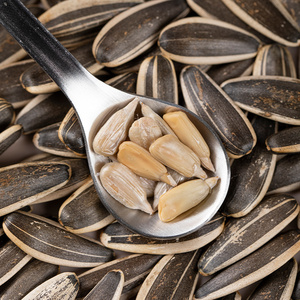 Snack séché sans additif grillé à haute température <span class=keywords><strong>de</strong></span> grandes graines <span class=keywords><strong>de</strong></span> <span class=keywords><strong>tournesol</strong></span> crues <span class=keywords><strong>de</strong></span> qualité supérieure - Product Image 2