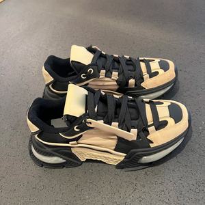 รองเท้าเดินแบบผูกเชือก ดีไซน์หรูหรา สำหรับผู้หญิงและผู้ชาย หน้าผ้า PU รองเท้าผ้าใบสำหรับฤดูร้อนและฤดูหนาว ขายส่ง รองเท้าแบรนด์ผู้ชาย - Product Image 6