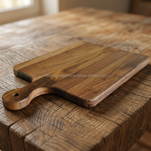 Tabla de Cortar Ovalada de Madera de Haya Ecológica Pulida para Uso en Mesa - Product Image 3
