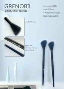 Pennello Lungo Rotondo Obliquo per Cipria X 600 con Setole Sintetiche e Manico in Plastica - Strumento per il Trucco - Product Image 3