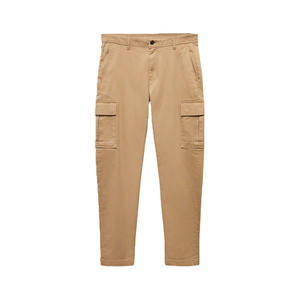 Pantalones cargo con corte ajustado, puños elásticos y bolsillos funcionales para hombre, estilo moderno para streetwear y looks de transición de gimnasio a calle. - Product Image 1