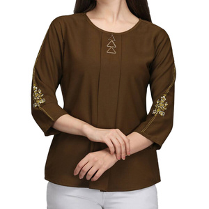 Hauts pour femmes au style décontracté moderne, parfaits pour un port confortable, offrant un look équilibré et une apparence fraîche - Product Image 1