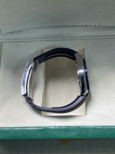 Reloj de Pulsera de Cuarzo de Lujo para Hombre con Elegante Esfera Luminiscente, Correa de Acero Inoxidable de 20 mm de Ancho, Accesorio de Moda Masculino de Alta Calidad - Product Image 6