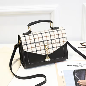 Wholesale Women Fashion PU Leather Ladies Crossbody Mini <b>Purses</b> and Handbag With Pearls - Product Image 5