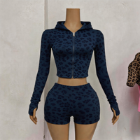 Ensemble de survêtement en velours 2 pièces pour femme, veste courte zippée et short, color block, style Y2K, vêtements de sport d'été avec logo personnalisé