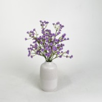 Bouquet délicat de gypsophile artificielle en tissu et PE dans un vase pour la décoration intérieure