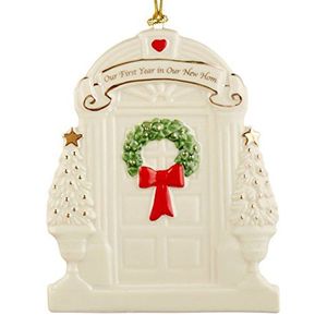 Ornement de Noël en résine pour porte, « Notre première année dans notre nouvelle maison », décoration festive à suspendre - Product Image 4
