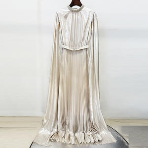 Luxuriöse Formelle Hochzeits- und Gala-Kleider Elegantes Champagner Hochgeschlossenes Plissiertes Abendkleid mit Perlenbesatz und Gürtel mit Cape-Ärmeln - Product Image 3
