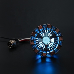Drop Shipping 1:1 scala <span class=keywords><strong>Marvel</strong></span> Prop ornamento da scrivania Iron Man Mark MK1 reattore ad arco modello a cuore con luce a LED - Product Image 3