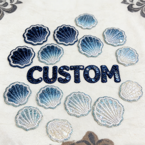 Toppe Personalizzate <span class=keywords><strong>con</strong></span> Logo Ricamato in Strass Luccicanti e Perline Glitterate <span class=keywords><strong>Argento</strong></span> per Cappelli, Abbigliamento, Scarpe e Borse - Product Image 1