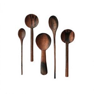 Ensemble de cuillères en bois au design classique, lot de cinq pièces, pour la maison, l'hôtel et le restaurant - Product Image 1