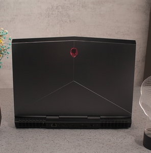 CPU puissant extrêmement rapide Graphiques discrets Ordinateurs portables à bande RVB de jeu de 17.3 pouces avec une grande dissipation thermique TEBC - Product Image 1