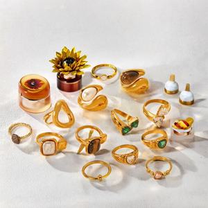 Anillos de Compromiso y Boda de Acero Inoxidable con Zirconia en Forma de Corazón, Chapados en Oro de 18K, Ajustables, Estilo Moderno, Venta al Por Mayor - Product Image 2
