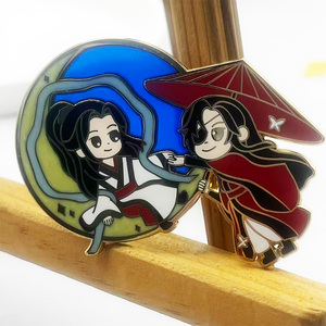 Hot Bán Lgbtq Chủ Đề Tùy Chỉnh Phim Hoạt Hình Nhân Vật Thiết Kế Kim Loại Pin Phù Hiệu Mạ Vàng Men Cứng Ve Áo Pin Với Kính Màu - Product Image 1